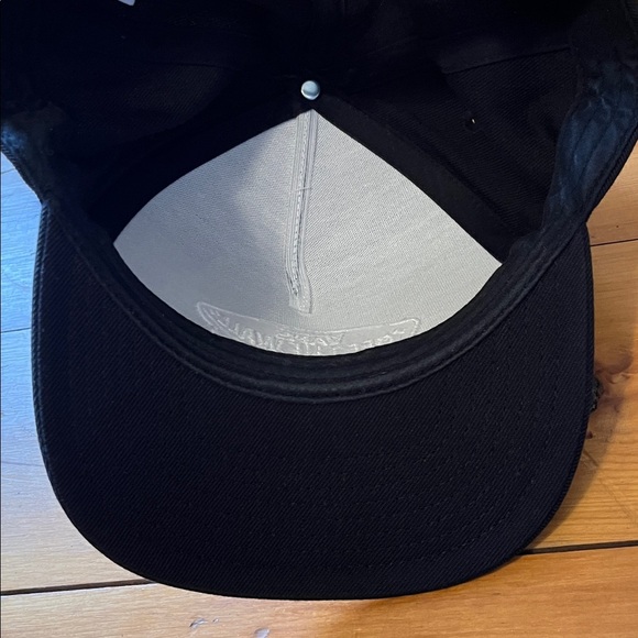 VANS NWOT Off The Wall Classic Snap Back Hat Cap Black White Embroidered Mens - Picture 5 of 6